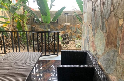Tema Apartment | 1bed Apartment - Parking, Wifi, Balcony, Bbq