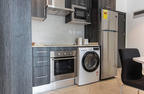 Cantonments Apartment | 2-Bed apartment w/3 large pools close to American Embassy, 5 mins from Airport
