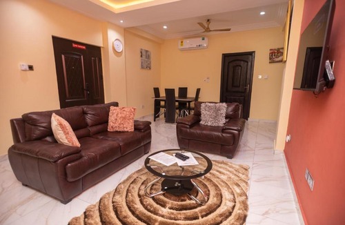 Accra Apartment | 2 Bed Furnished Apartment - Wifi Aircon Parking