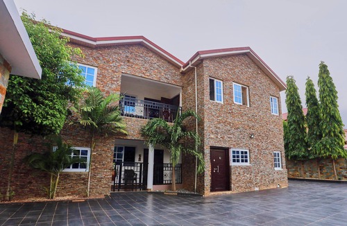 Adenta Apartment | 2-bedroom apartment in serene Adenta Municipality with AC