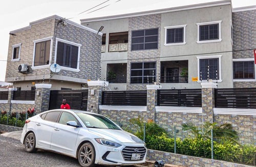 Dansoman Apartment | 2-bedroom apartment in fabulous Accra with WiFi, AC. Live your best vacation