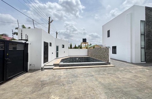 Santeo House | 2 Bedroom Furnished Townhouse At Accra, East Legon Hills