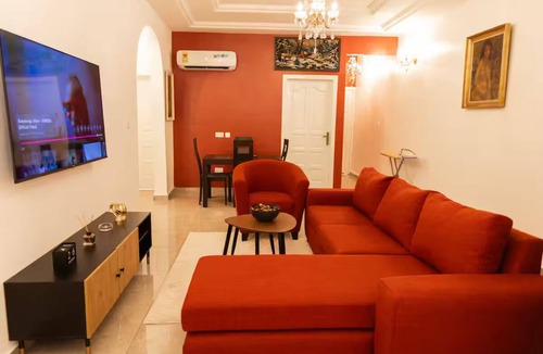 Madina Apartment | 2- Bedroom Luxe Apartment in Botwe