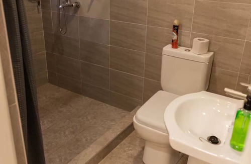 Madina Apartment | 2- Bedroom Luxe Apartment in Botwe