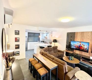 Aiyimensa Apartment | 2 bedroom Townhouse at Ayi Mensah Park at the foot of Aburi Mountains
