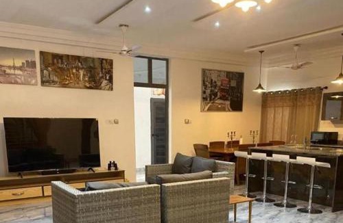 Accra Villa | 3 Bed Villa-Private Garden-OffStreetParking-AirCon Kasoa