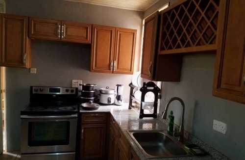 Kwabenyan Apartment | 3 Bedroom and 2 Bathroom Living Room Luxury Apartment