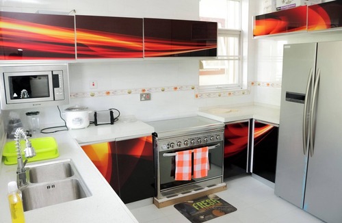 Tema Apartment | 3-bedroom apartment in welcoming Tema with AC, WiFi. Enjoy your stay