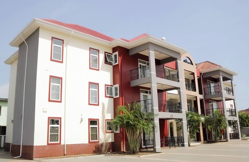Tema Apartment | 3-bedroom apartment in welcoming Tema with AC, WiFi. Enjoy your stay