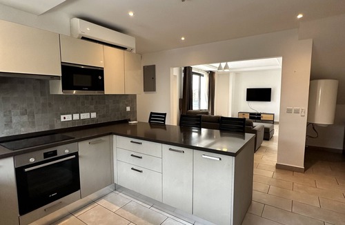 Labone House | 3 Bedroom Duplex in Labone with a rooftop pool