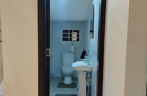 Kweiman House | 3 Bedroom Gorgeous Home, Gated with Security Cams & Mountain Views!