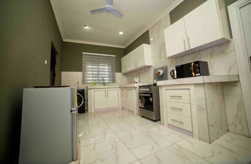 Accra Apartment | 3 bedrooms | Entire Flat | Amasaman, Accra