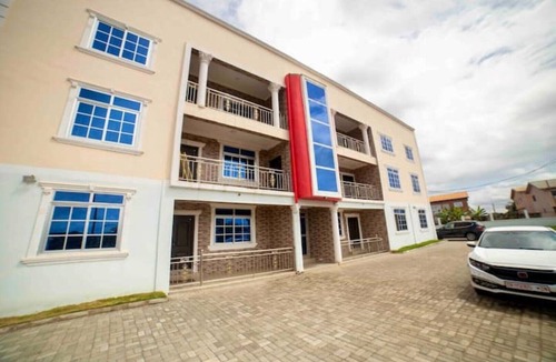Accra Apartment | 3 bedrooms | Entire Flat | Amasaman, Accra