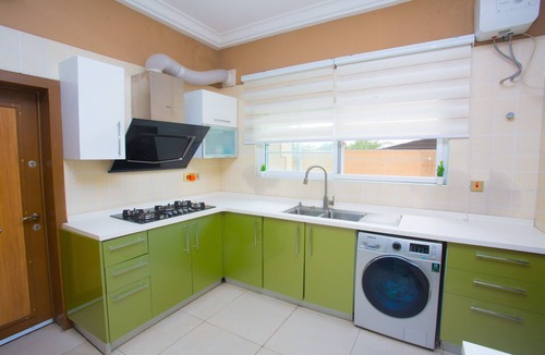 East Legon Apartment | 3 bedrooms fully furnished Apartments for rent (Short stay available)