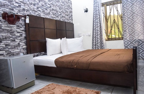 Akosombo House | 3A's Guest House