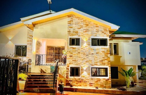 Kumasi House | 3R Haven Kumasi: 3 Bedroom Retreat w/Pool & Event Access