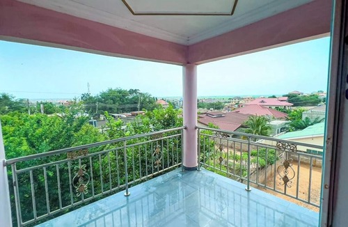Janman House | 6+ Bedrooms, Mansion Accra