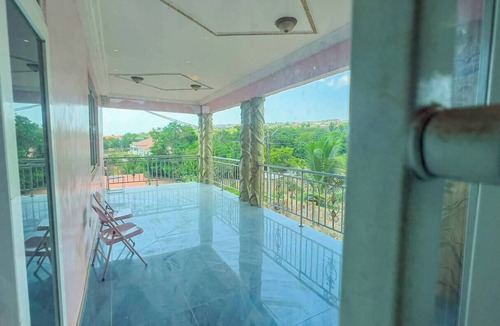 Janman House | 6+ Bedrooms, Mansion Accra