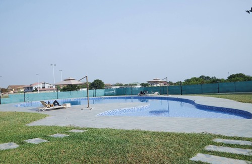 Nungua Apartment | Abys Place | Modern 2BHK getaway| free pool| Spintex Sakumono