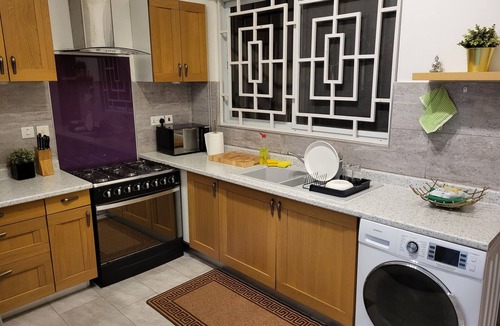 Santeo House | Accra Cozy Retreat with 2 Bedrooms