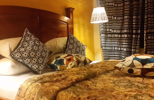 Kwabenyan Hotel | Accra Royal Castle Apartments & Suites