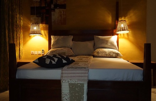 Kwabenyan Hotel | Accra Royal Castle Apartments & Suites