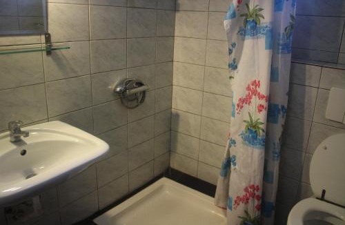 Kwabenyan Apartment | Accra Royal Castle Apartments & Suites