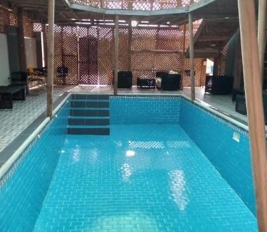Mampong Hotel | Adusah View Hotel