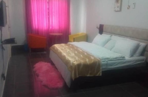 Taifa House | Ama Serwaa Lodge