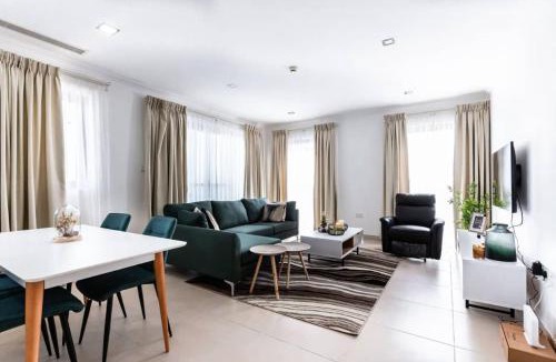 West Ridge Apartment | Amazing Deluxe 2 Bedroom Space Available