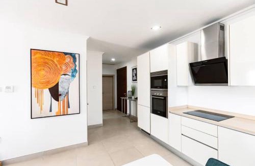 West Ridge Apartment | Amazing Deluxe 2 Bedroom Space Available