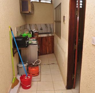 Lome Apartment | Appartement spacieux et meublé Lomé Togo 4 min de l'aéroport Wifi et Espace aéré gratuit Eau chaude Compteur Electrique personnalisé Gaz butane disponibles dont chargement à charge du voyageur