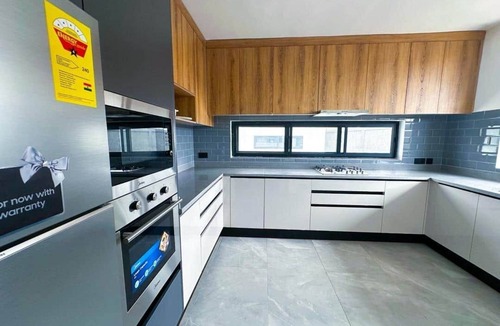 Teshie House | Artistic 3-Bed Townhouse w/Pool & Gym in Accra