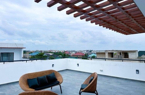 Teshie House | Artistic 3-Bed Townhouse w/Pool & Gym in Accra