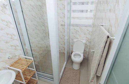East Legon Bed & Breakfast | B&B One bedroom East Legon apartment with living room & shared bathroom