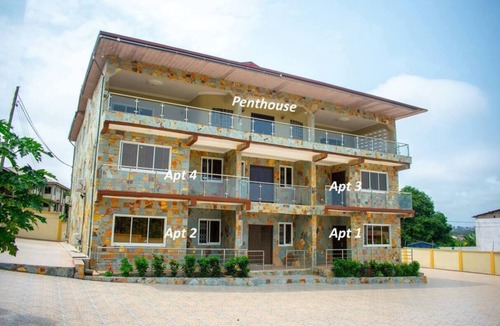 Cape Coast House | B's Classic & Cozy Apartments spacious and luxurious serene home away from home.