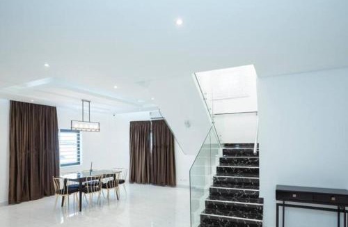 Prampram House | Banner Vacation Home & Swimming Pool