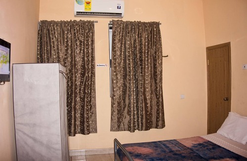 Asylum Down House | BE OUR GUEST AND ENJOY THE COMFORT OF YOUR OWN HOME