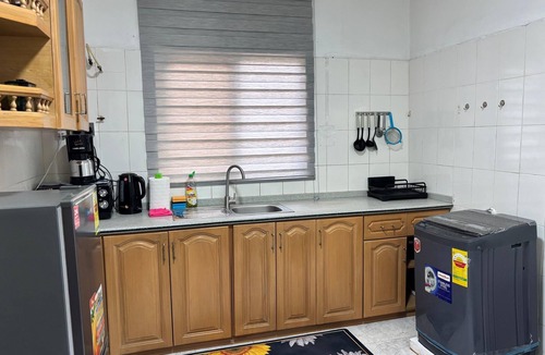 North Ridge House | Beautiful 2Bed at Manet Estate. Mins to Airport.