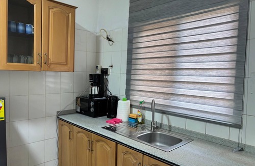 North Ridge House | Beautiful 2Bed at Manet Estate. Mins to Airport.