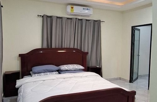 Nungua Bed & Breakfast | beautifully updated, centrally located offering air-conditioning in every room