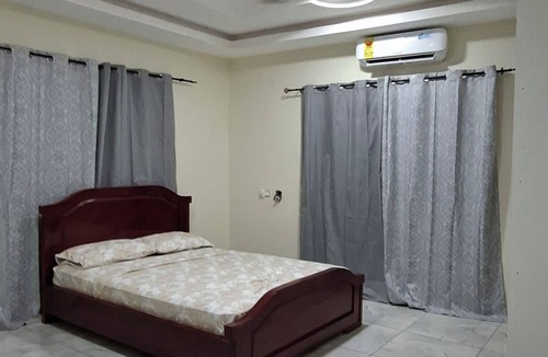 Nungua Bed & Breakfast | beautifully updated, centrally located offering air-conditioning in every room