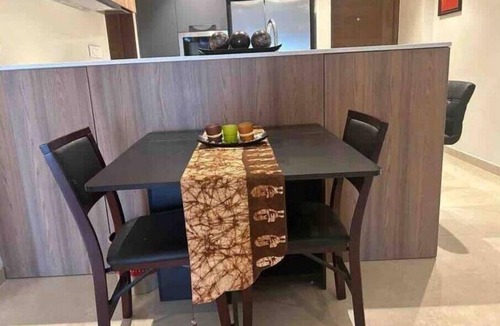 North Ridge Apartment | Beautiful & Spacious 1 BR Suite - Modern African Decor & Ocean View, Osu