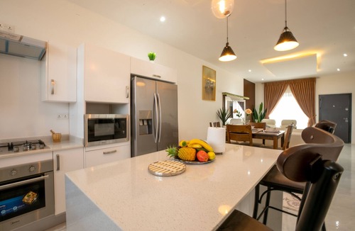 Adenta House | Beautiful townhome in a gated community community and 35mins from the Airportn