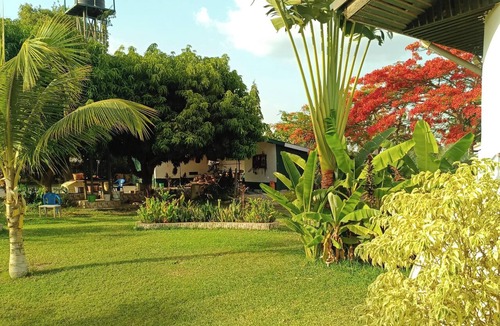 Wa Apartment | BeautyByNature Estate - Garden View, Starlink Internet, and Vegetarian Meals