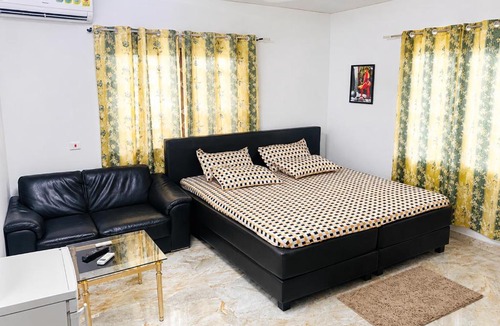 Accra Hotel | Big Papa Hotel