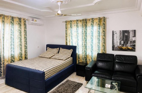 Accra Hotel | Big Papa Hotel