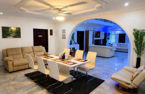 Accra Hotel | Big Papa Hotel