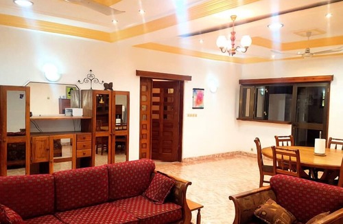 Lome Villa | BOUGAINVILLERS