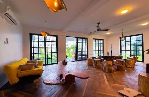 Teshie House | Boutique Stay at Villa Veghana